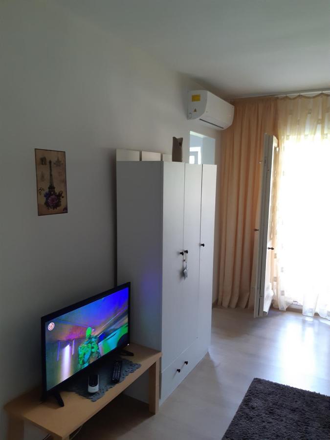 Studio Cora Apartment โอร์โชวา ภายนอก รูปภาพ